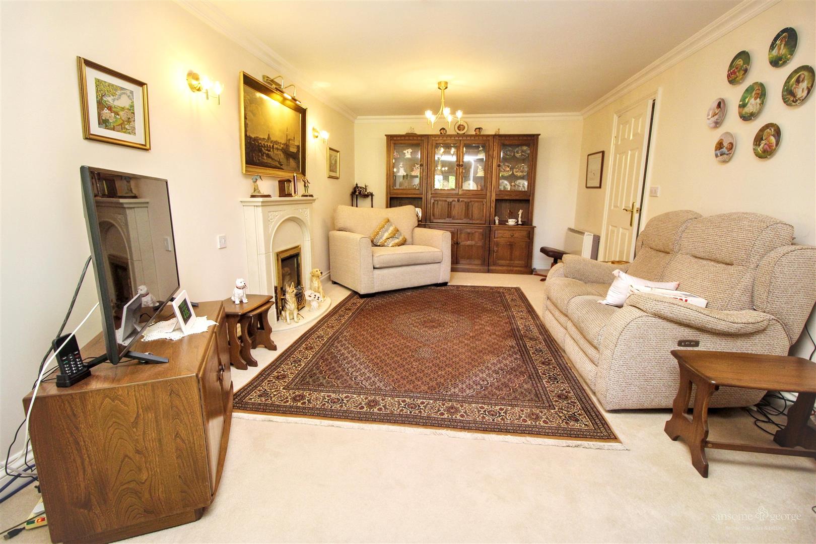 2 bed property in Bath Road, Reading